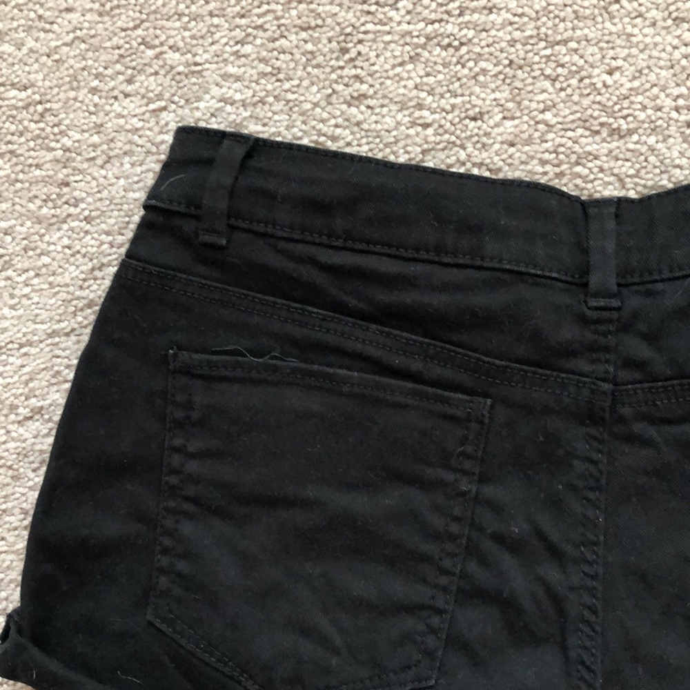 Shorts - Picture 5 of 6